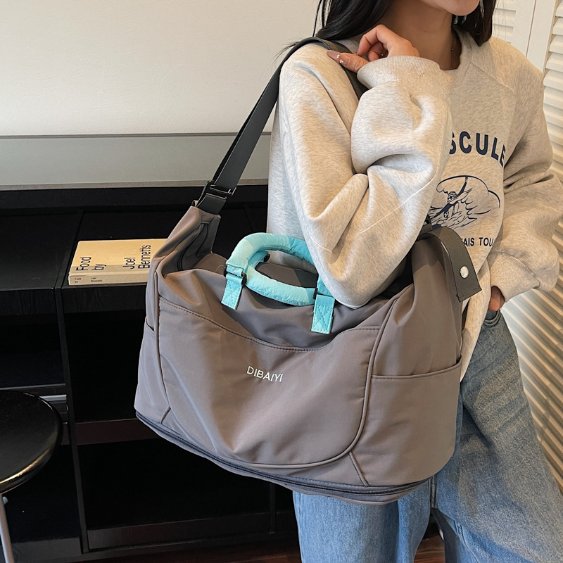 Спортивная сумка, дорожная сум – обзор и цена Women Bags Coach